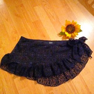 NWOT Smart and Sexy swimsuit bottom with lace skirt Size Large